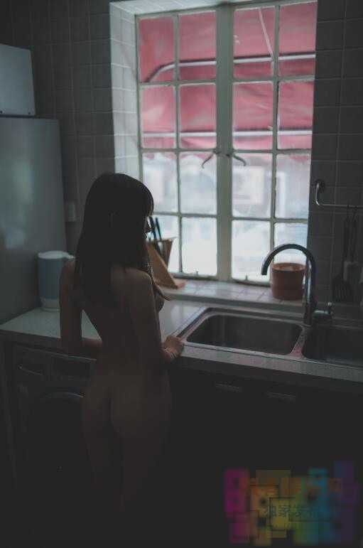 极品柚木写真收费图包之泡泡静安別墅[60P/686M] 3