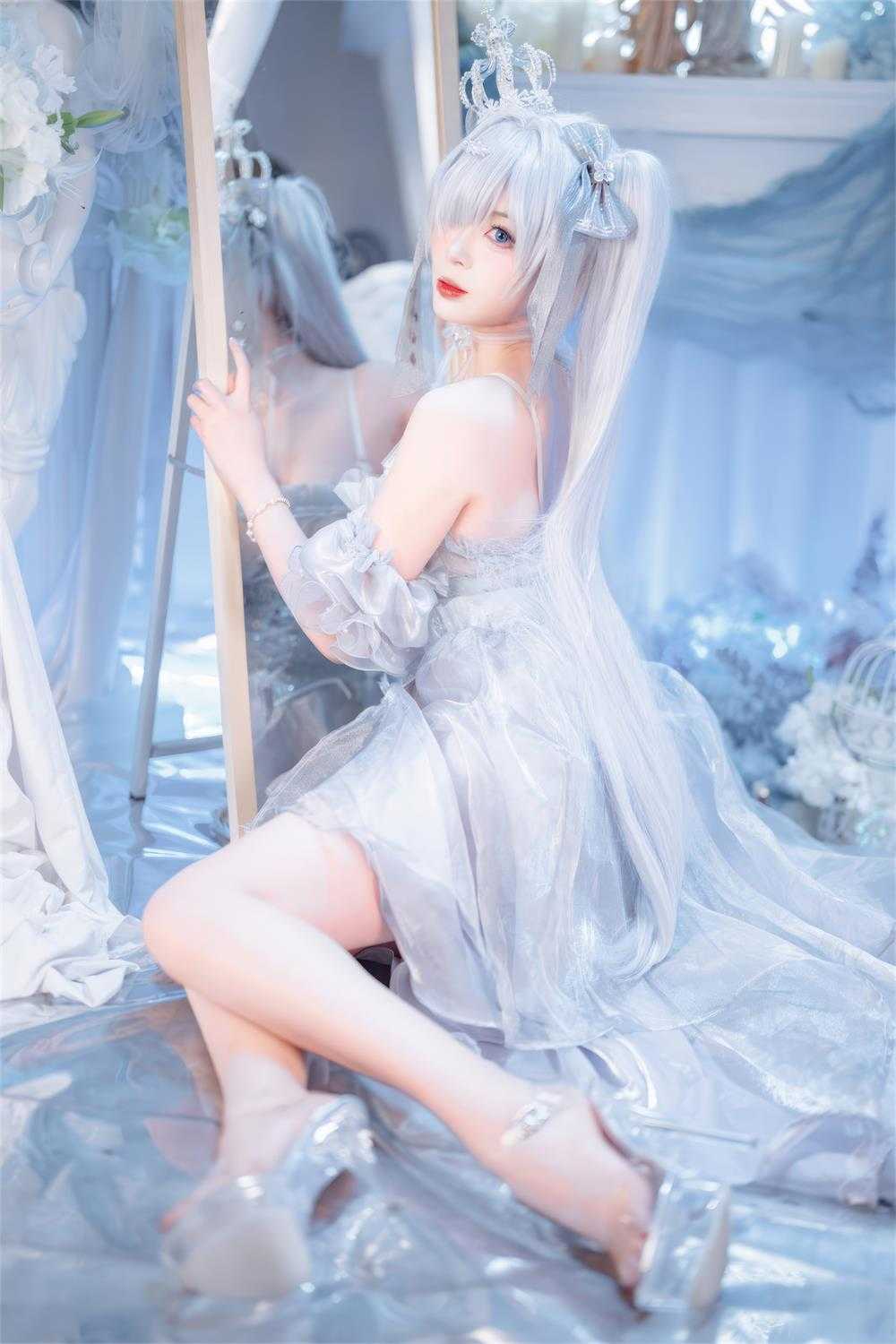 轩萧学姐 - Nikke胜利女神 灰姑娘·水晶公主 [40P/310M](3