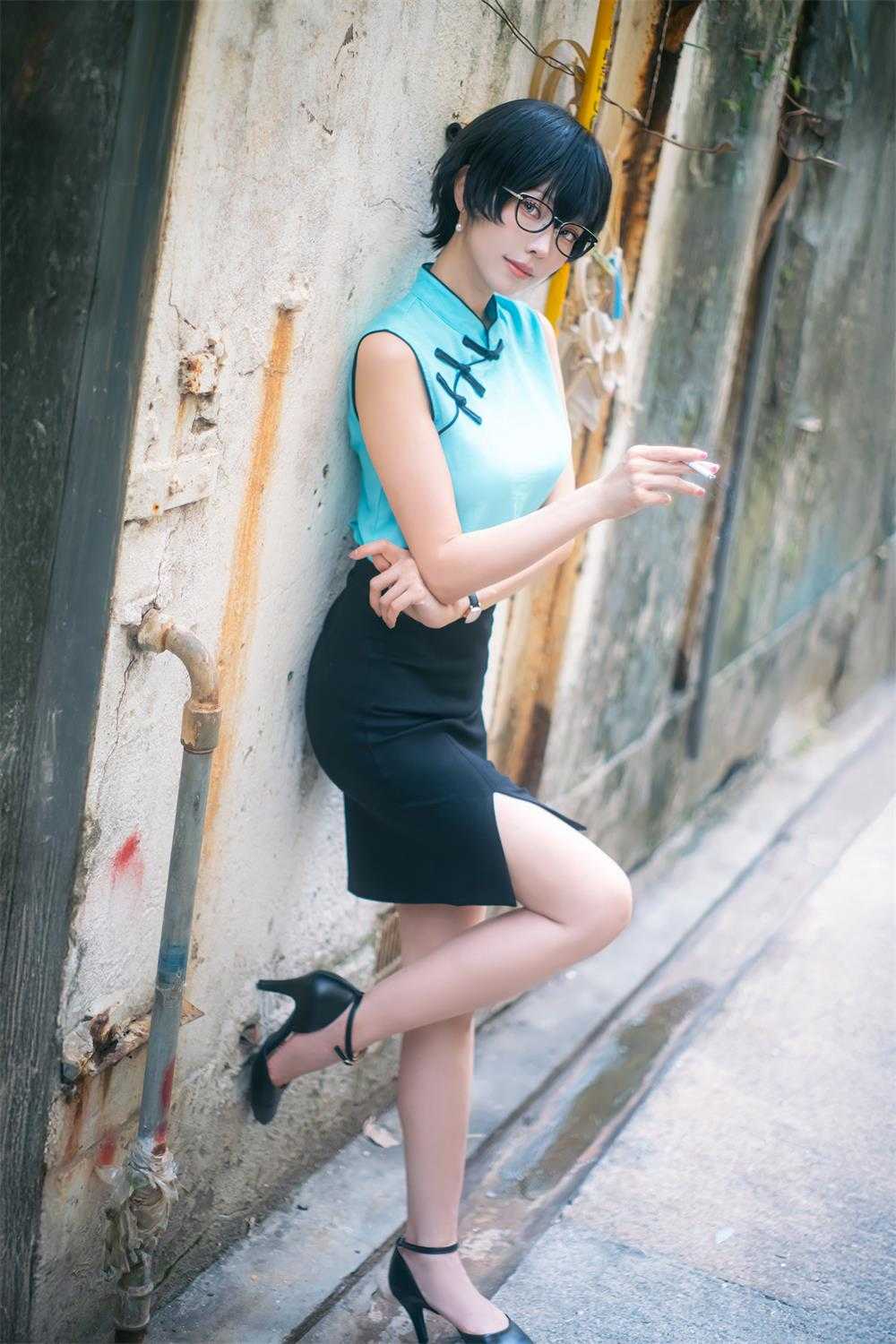 ElyEE子 - 2025年10月订阅五套 [145P/13V/743M](4